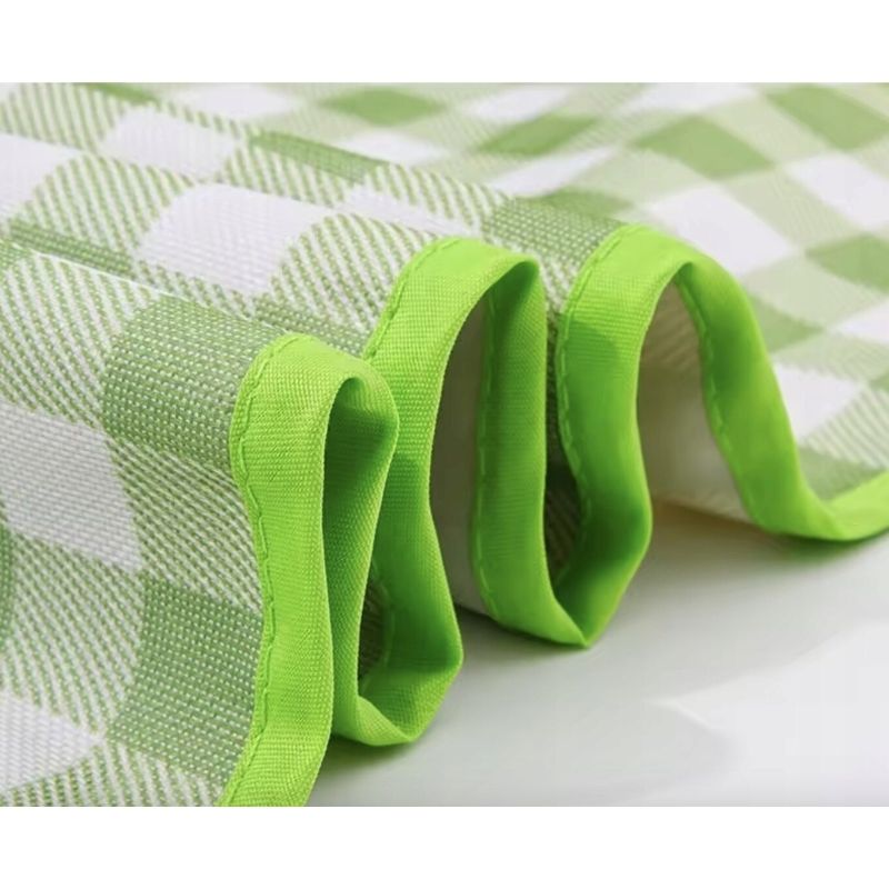 Patura de picnic, impermeabila cu maner, 200 x 200 cm, pentru 6-8 persoane, Verde